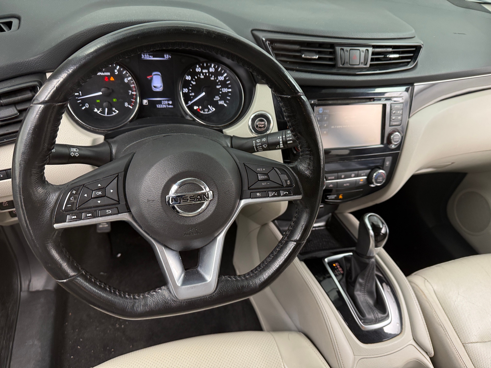 Thumbnail: 2017 Nissan Rogue Sport - 4