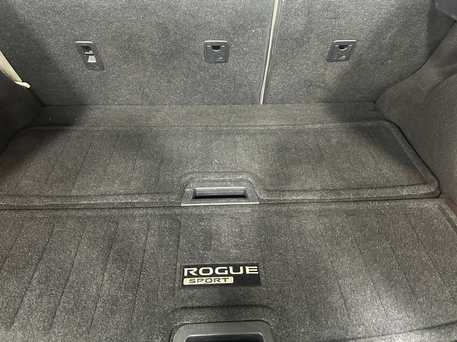 Thumbnail: 2017 Nissan Rogue Sport - 6