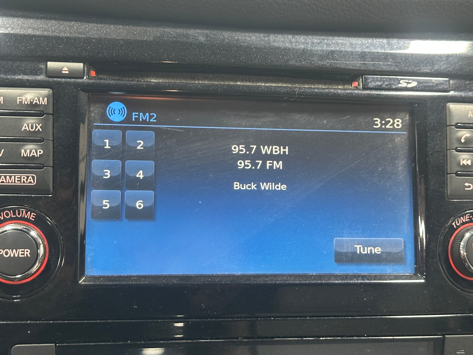 Thumbnail: 2017 Nissan Rogue Sport - 3