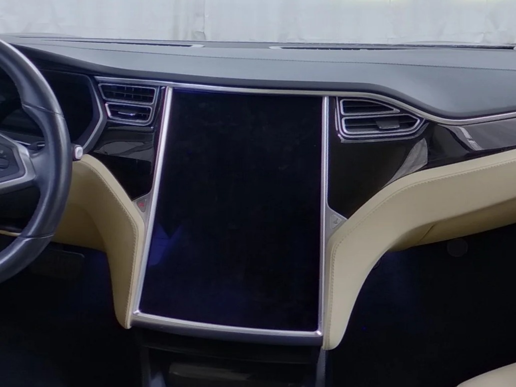 Thumbnail: 2015 Tesla Model S - 3