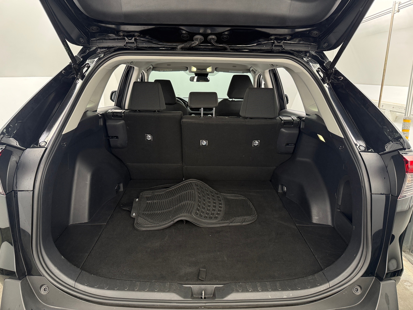 Thumbnail: 2025 Toyota RAV4 - 7