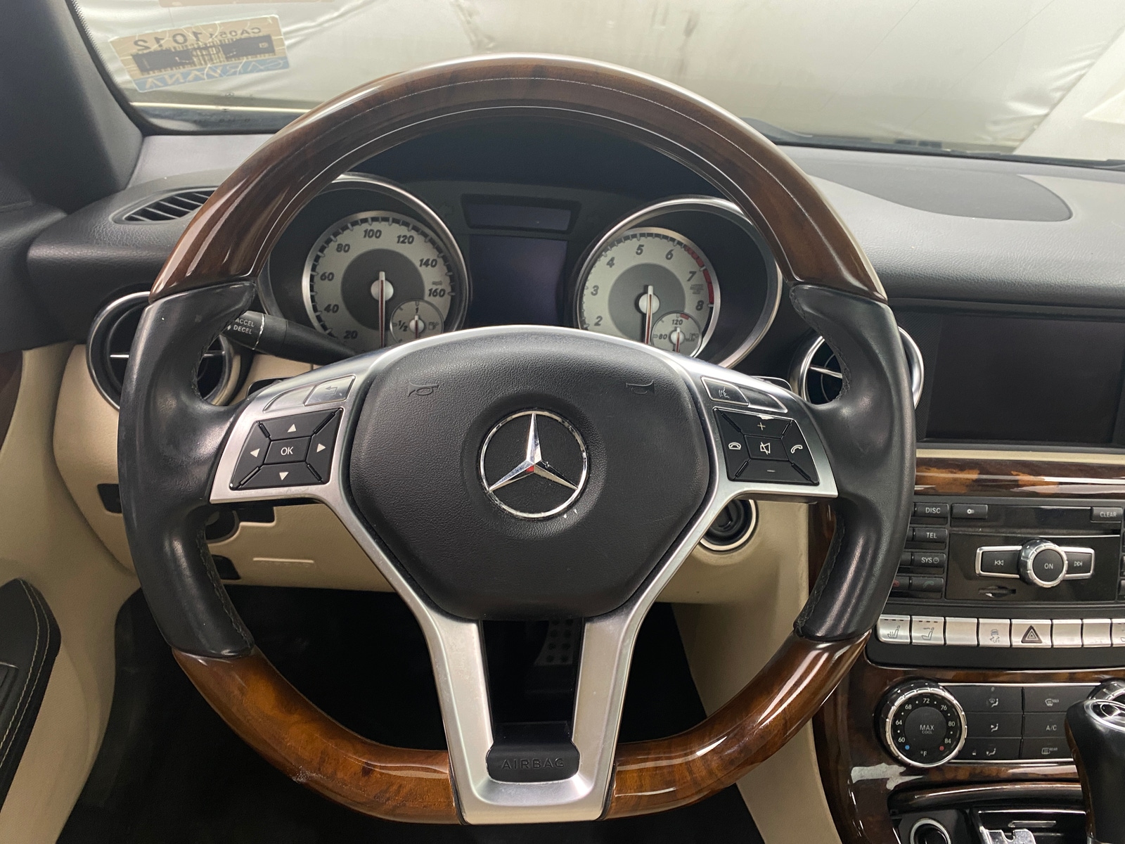 Thumbnail: 2012 Mercedes-Benz SLK - 4