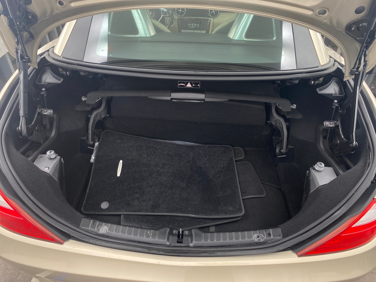 Thumbnail: 2012 Mercedes-Benz SLK - 5