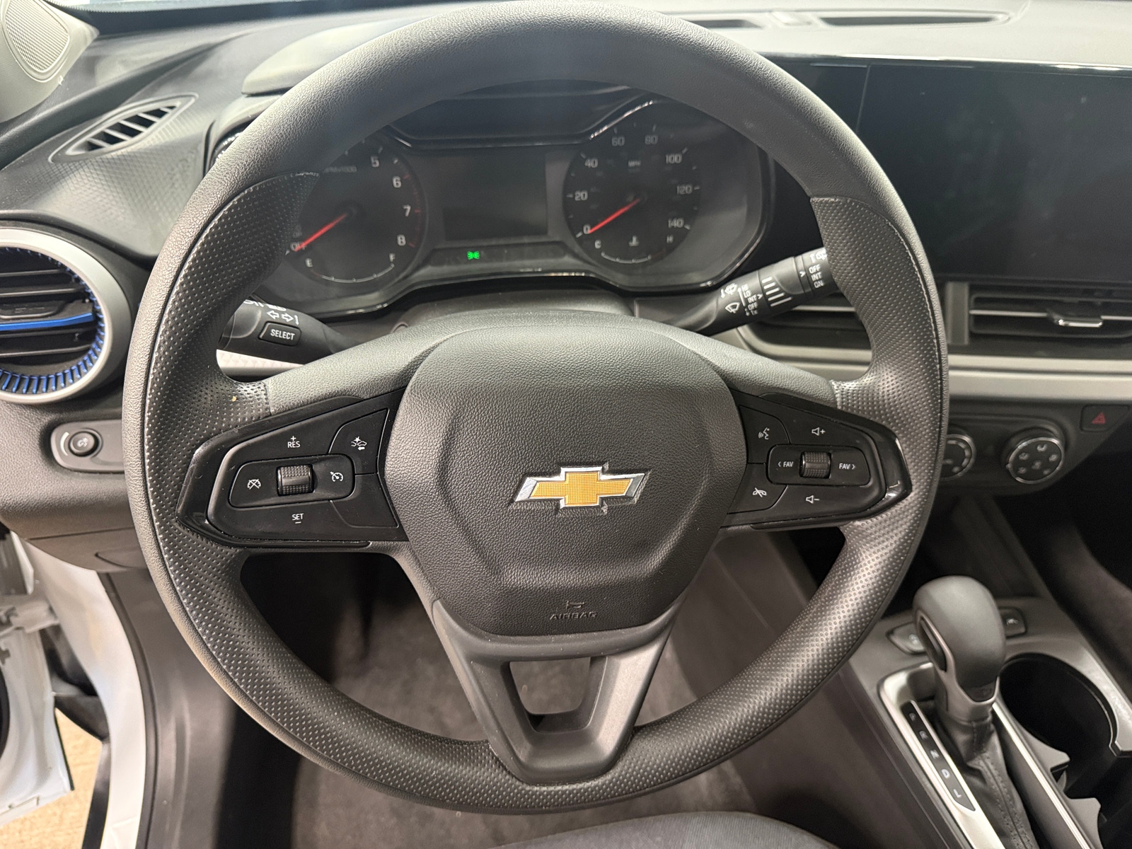 Thumbnail: 2025 Chevrolet Trax - 5