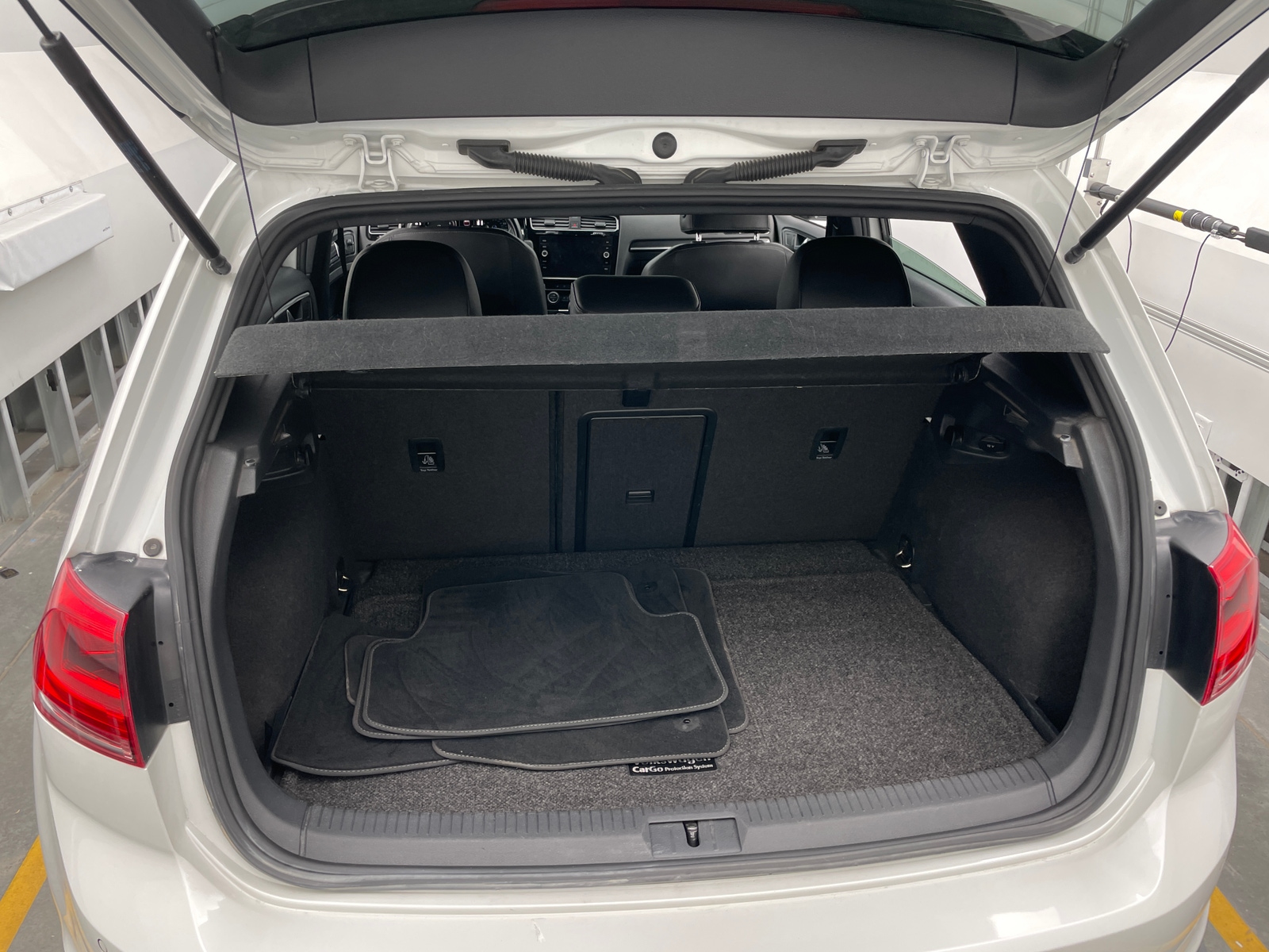 Thumbnail: 2017 Volkswagen Golf - 6