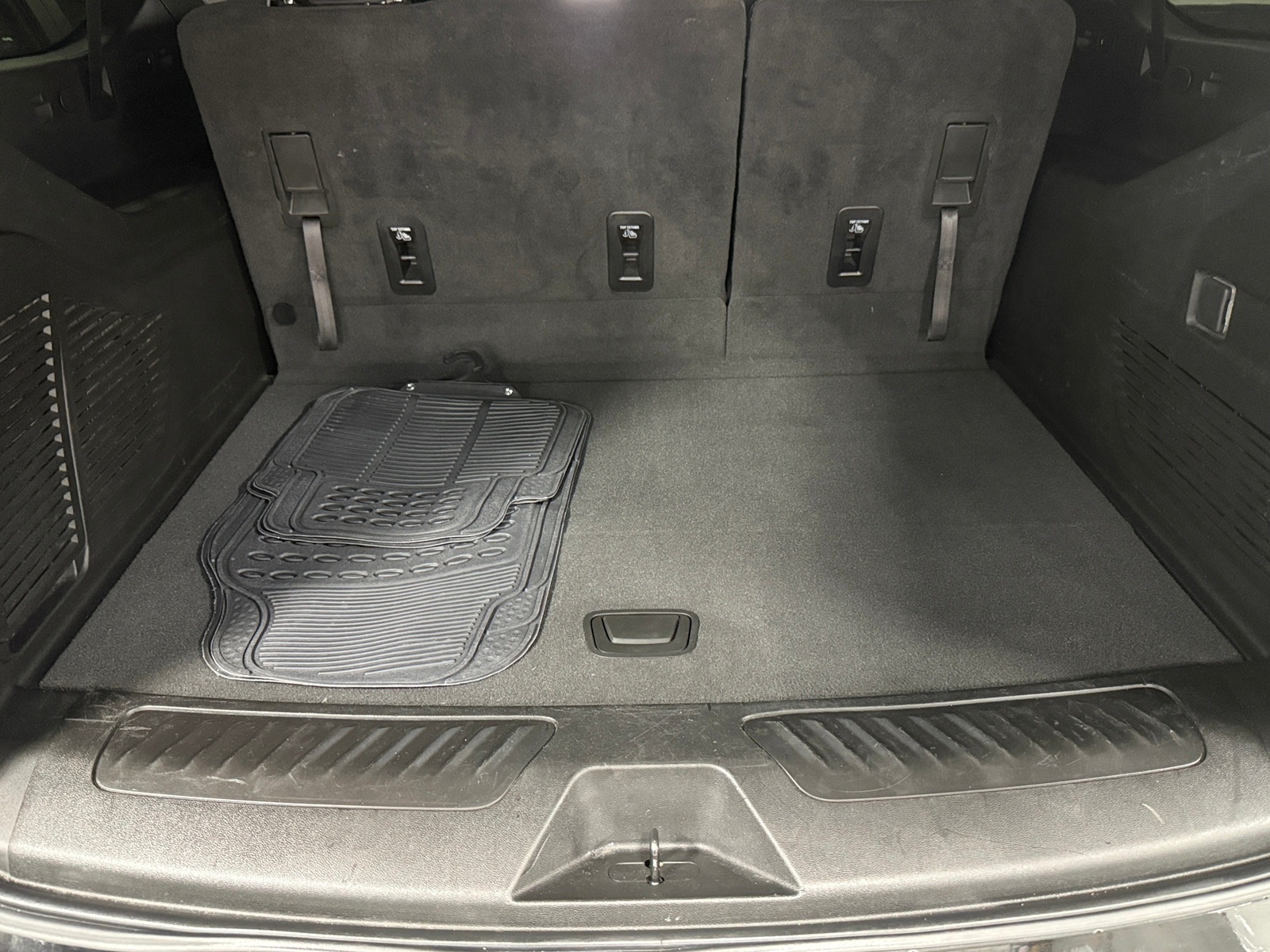 Thumbnail: 2024 Chevrolet Suburban - 7