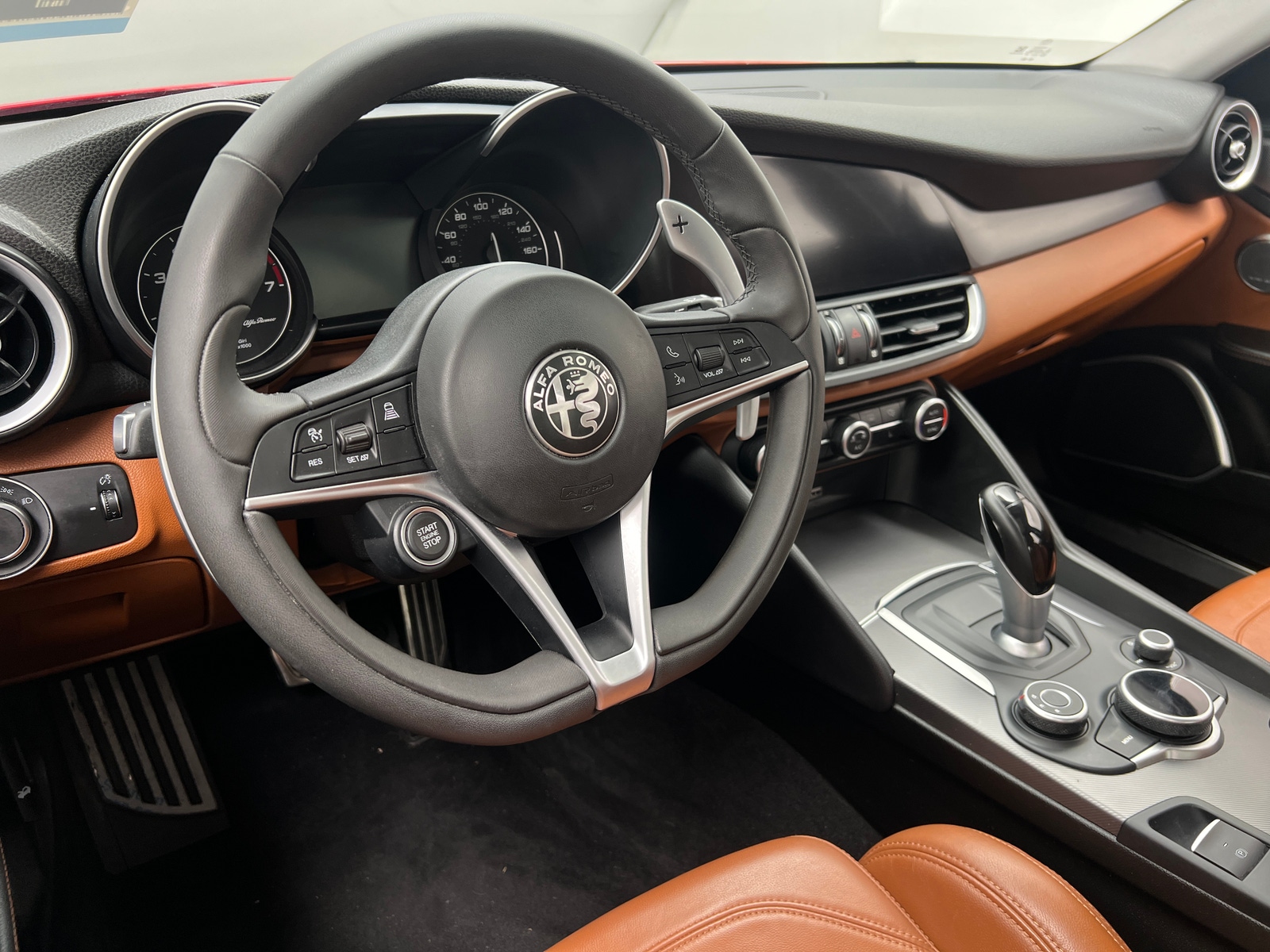 Thumbnail: 2019 Alfa Romeo Giulia - 4