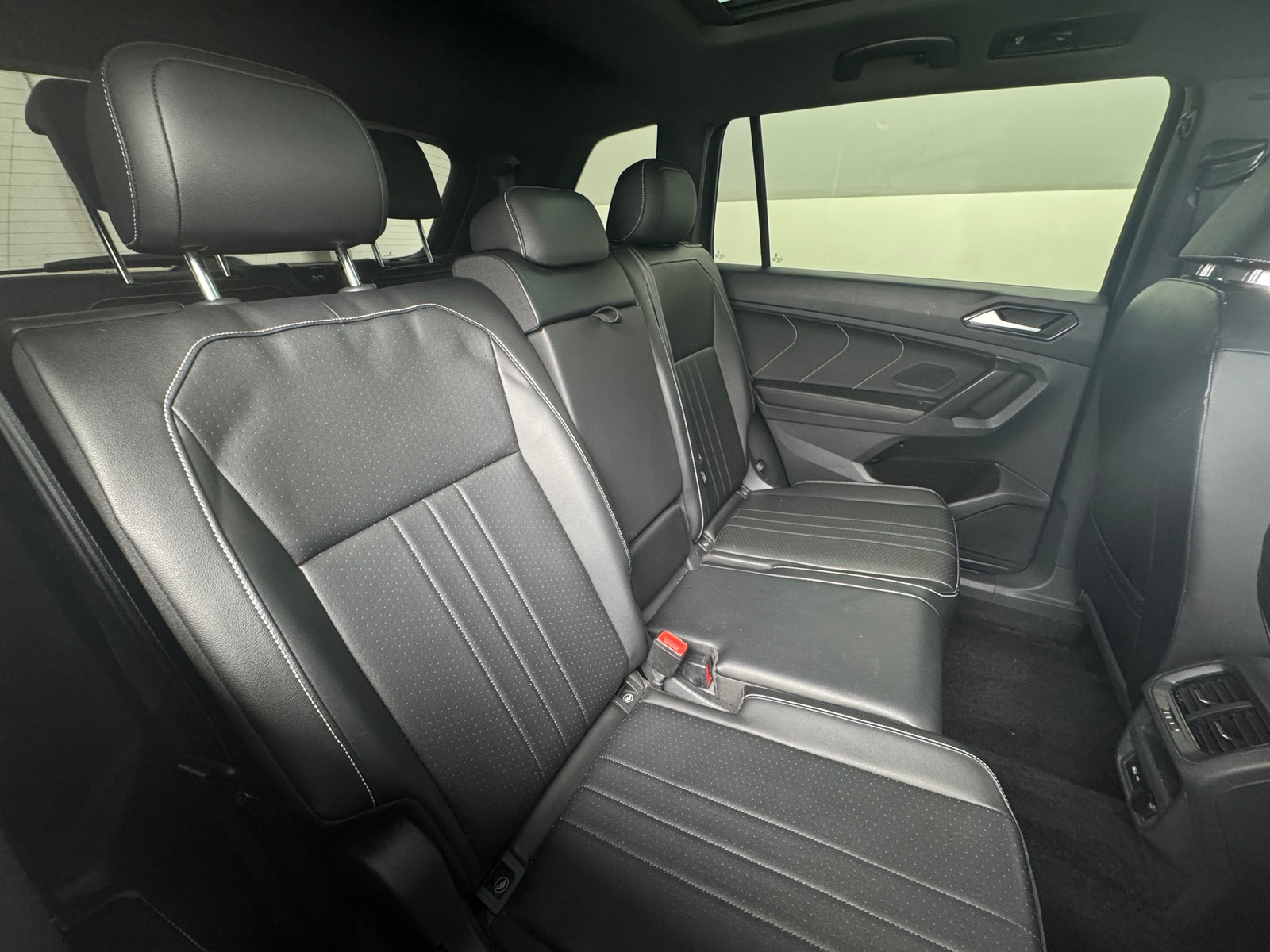 Thumbnail: 2022 Volkswagen Tiguan - 6