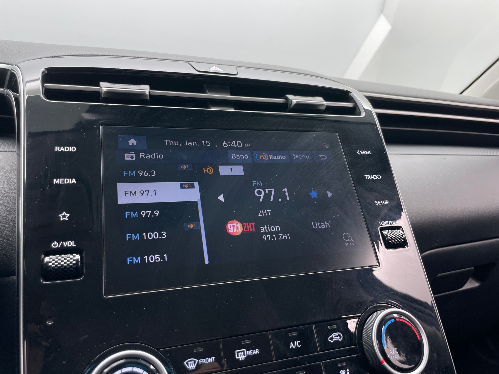 Thumbnail: 2022 Hyundai Tucson - 4