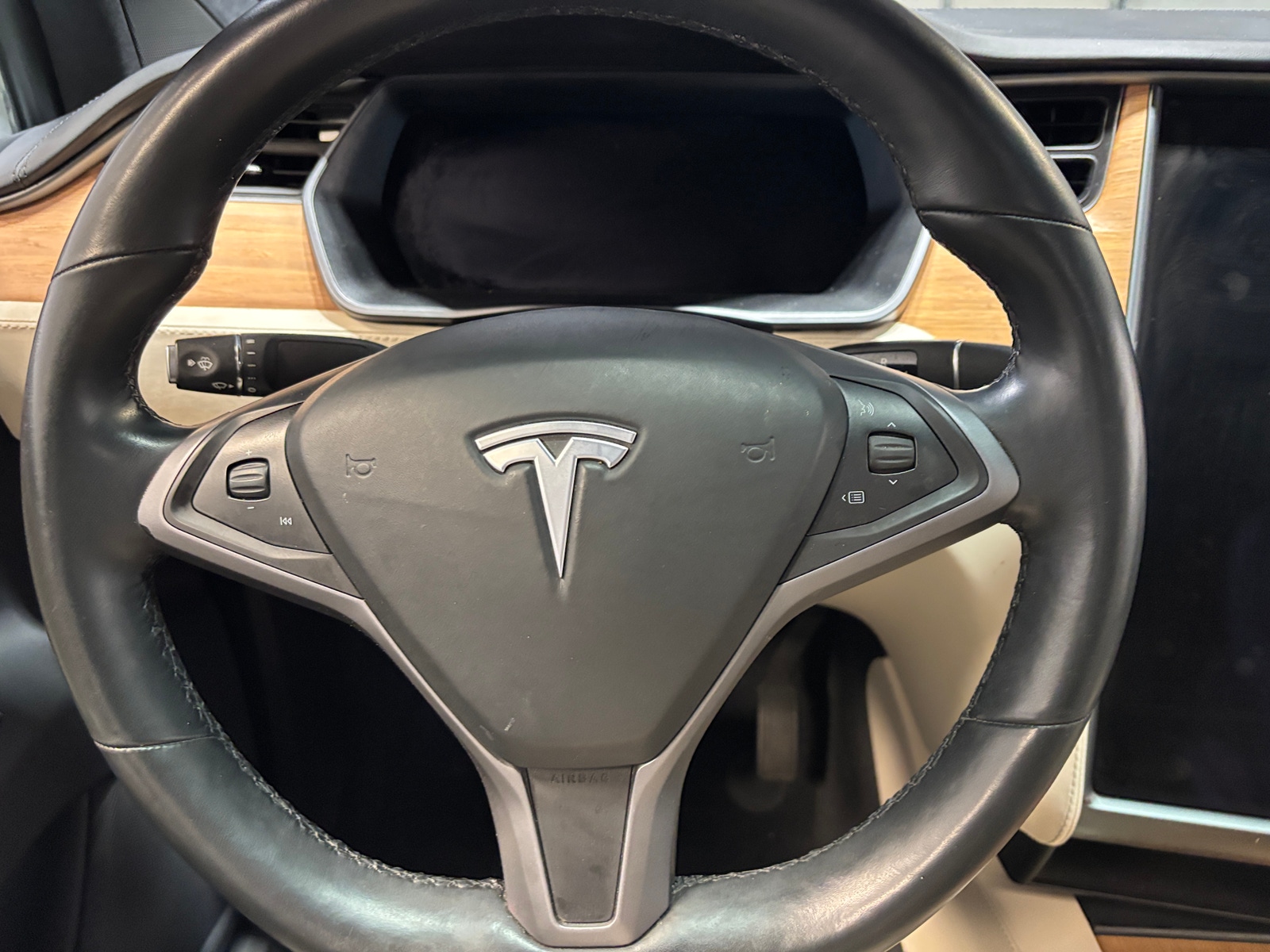 Thumbnail: 2020 Tesla Model X - 4