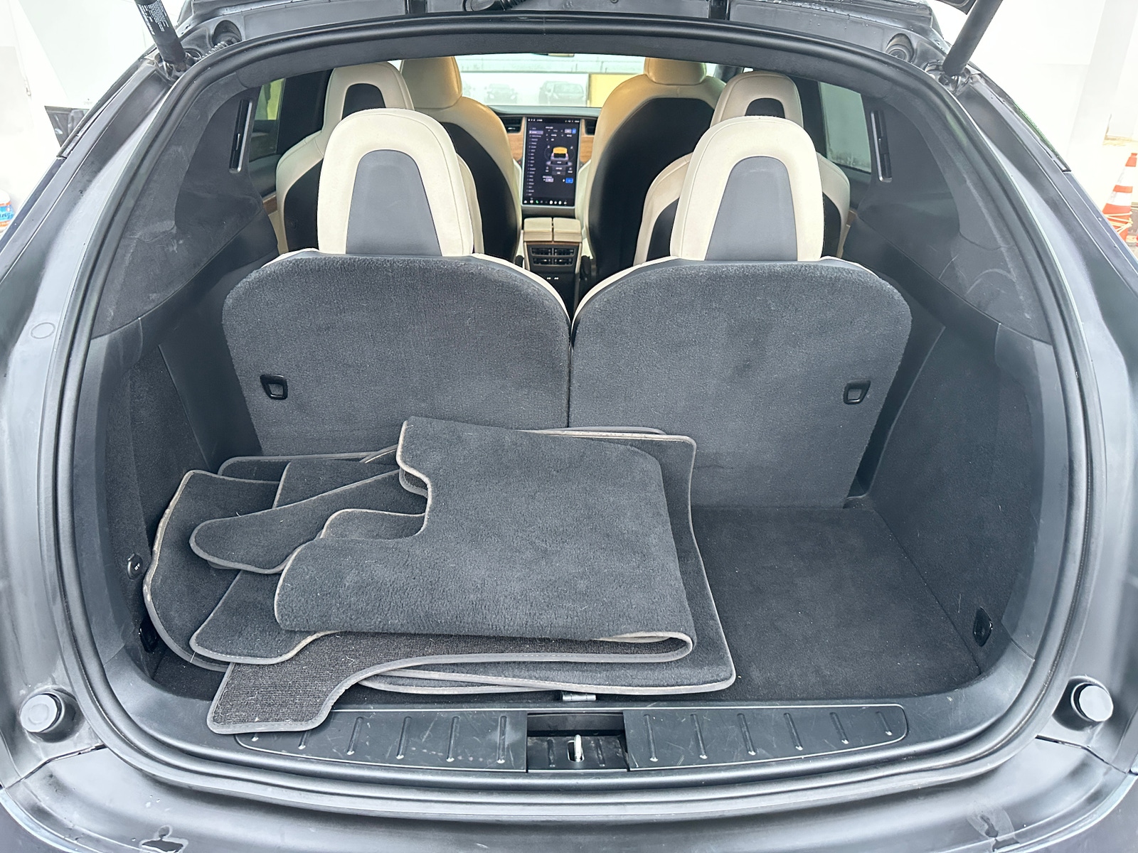 Thumbnail: 2020 Tesla Model X - 6