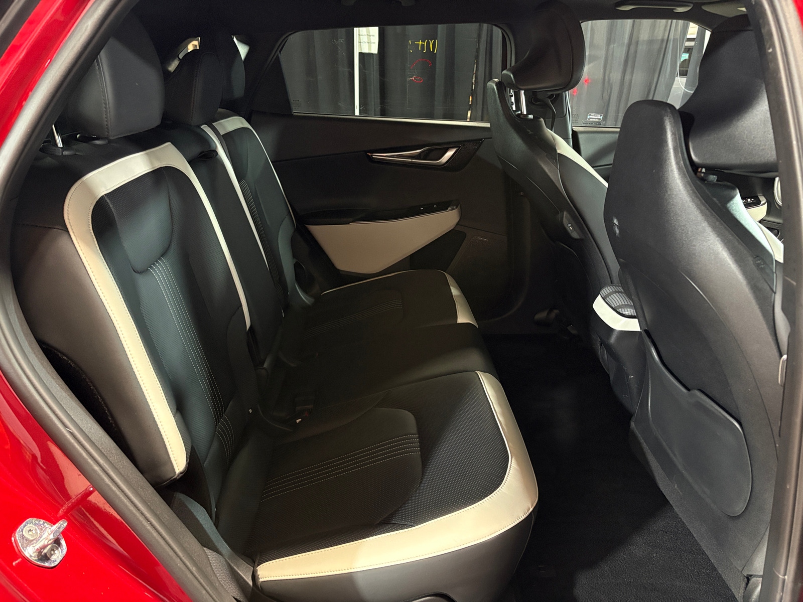 Thumbnail: 2023 Kia EV6 - 5