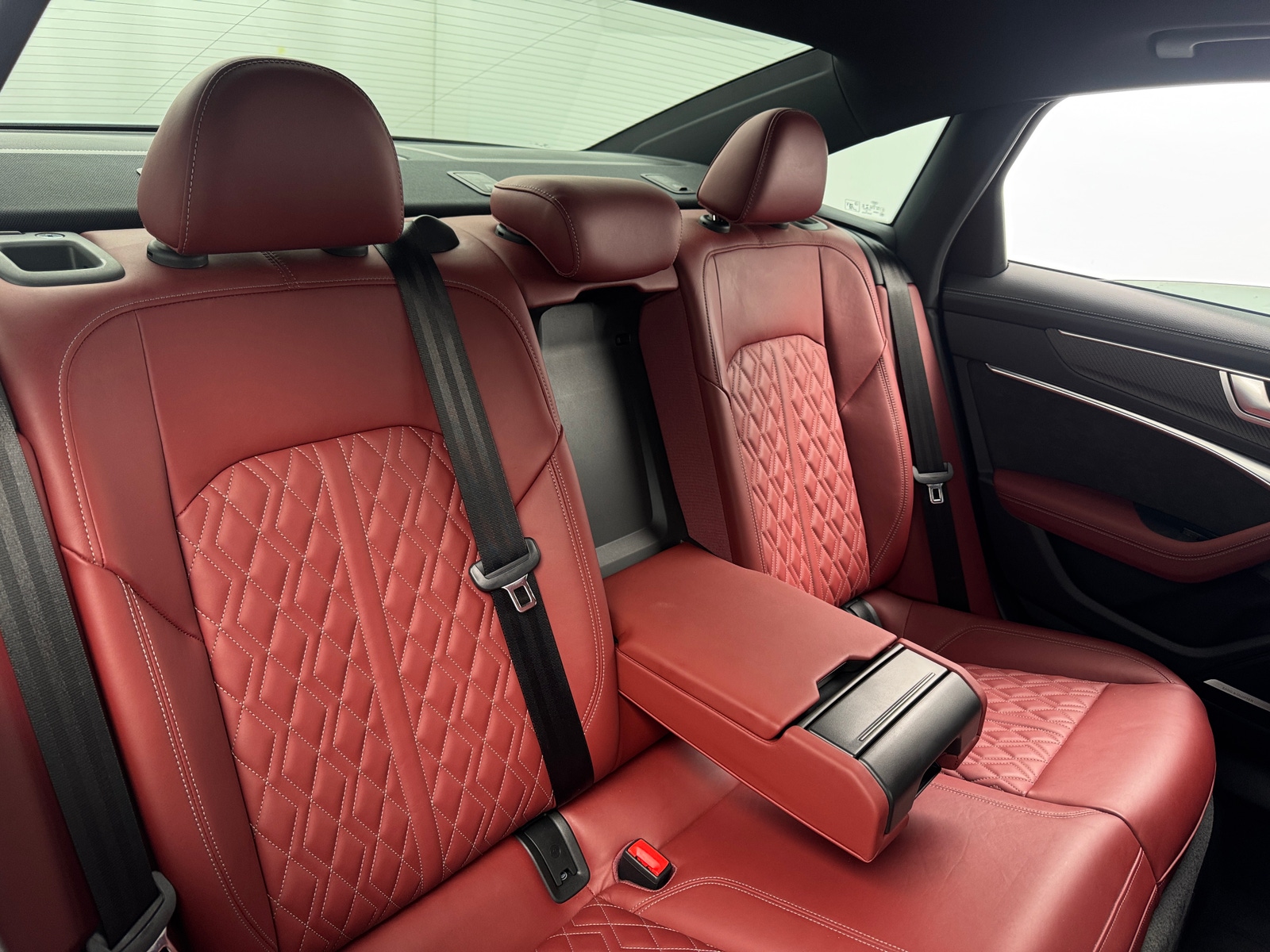 Thumbnail: 2020 Audi S6 - 5