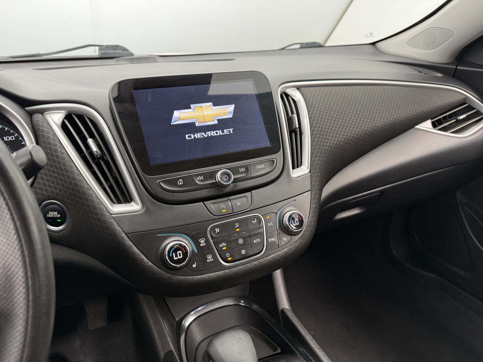 Thumbnail: 2023 Chevrolet Malibu - 4