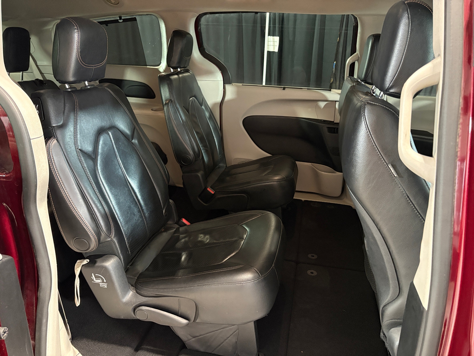 Thumbnail: 2019 Chrysler Pacifica - 5