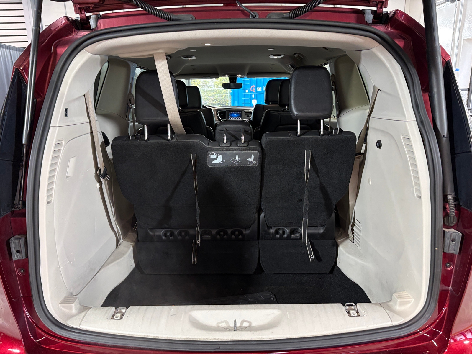 Thumbnail: 2019 Chrysler Pacifica - 6