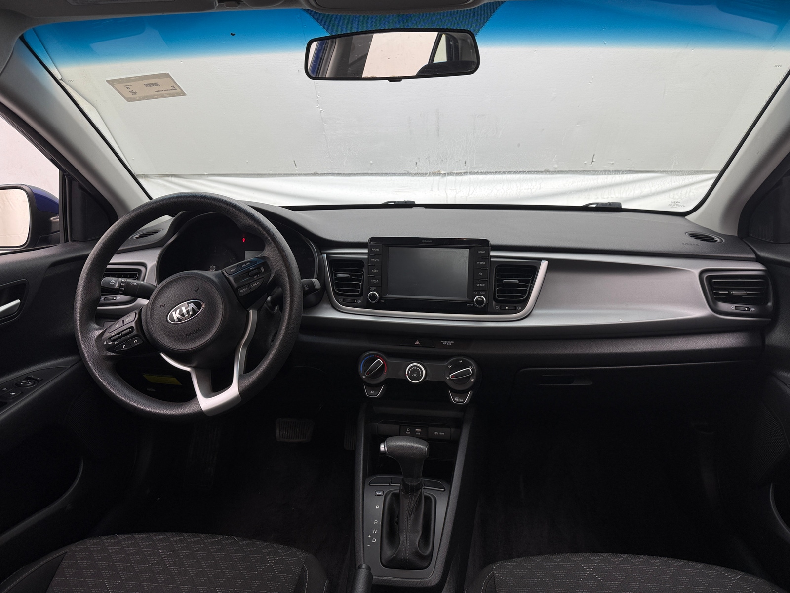 Thumbnail: 2020 Kia Rio - 3