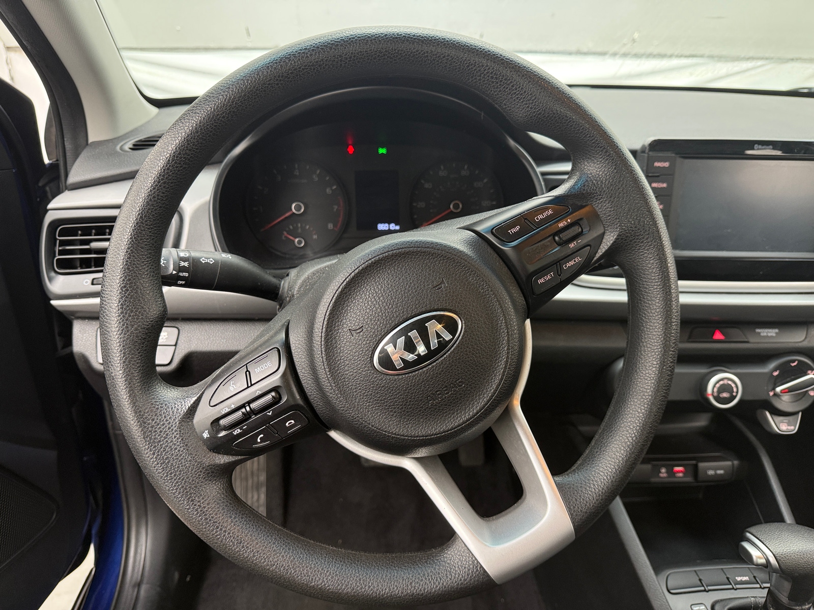 Thumbnail: 2020 Kia Rio - 5