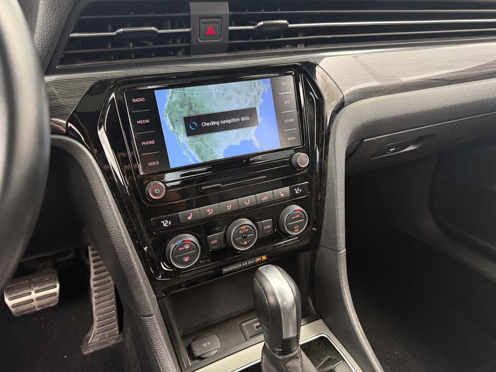 Thumbnail: 2022 Volkswagen Passat - 3