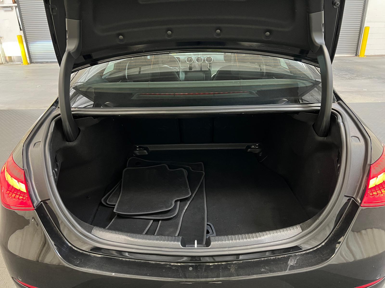 Thumbnail: 2024 Mercedes-Benz C-Class - 6