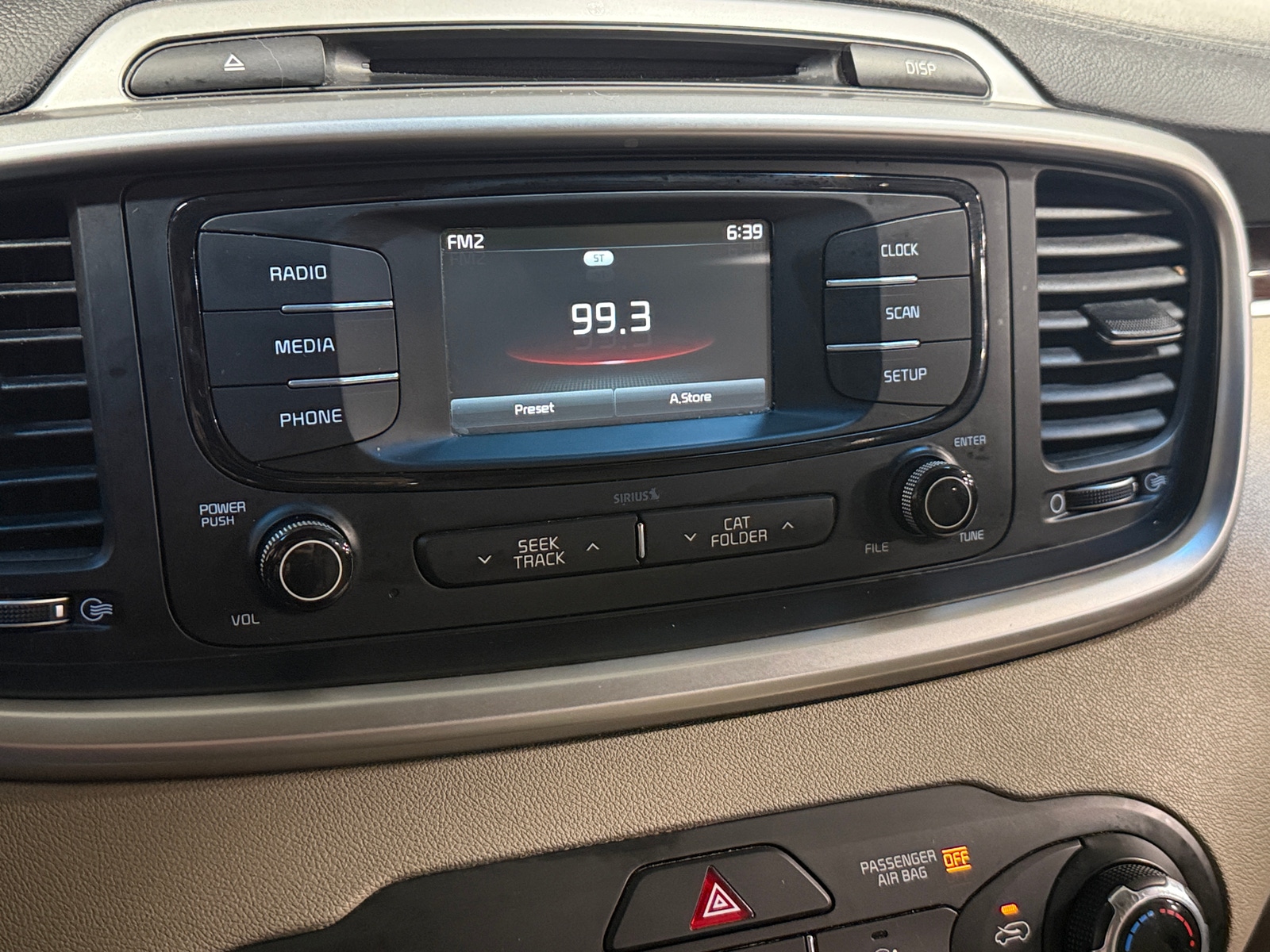 Thumbnail: 2018 Kia Sorento - 4