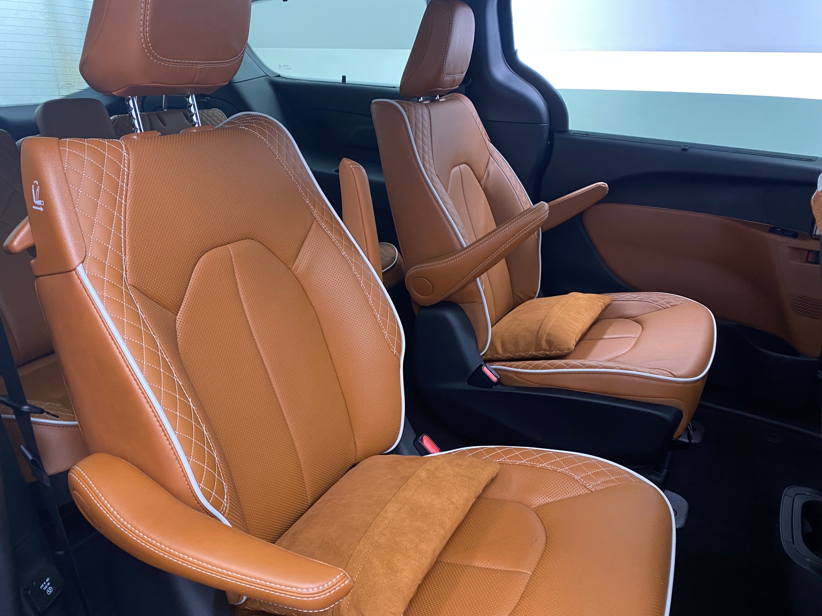 Thumbnail: 2025 Chrysler Pacifica - 5