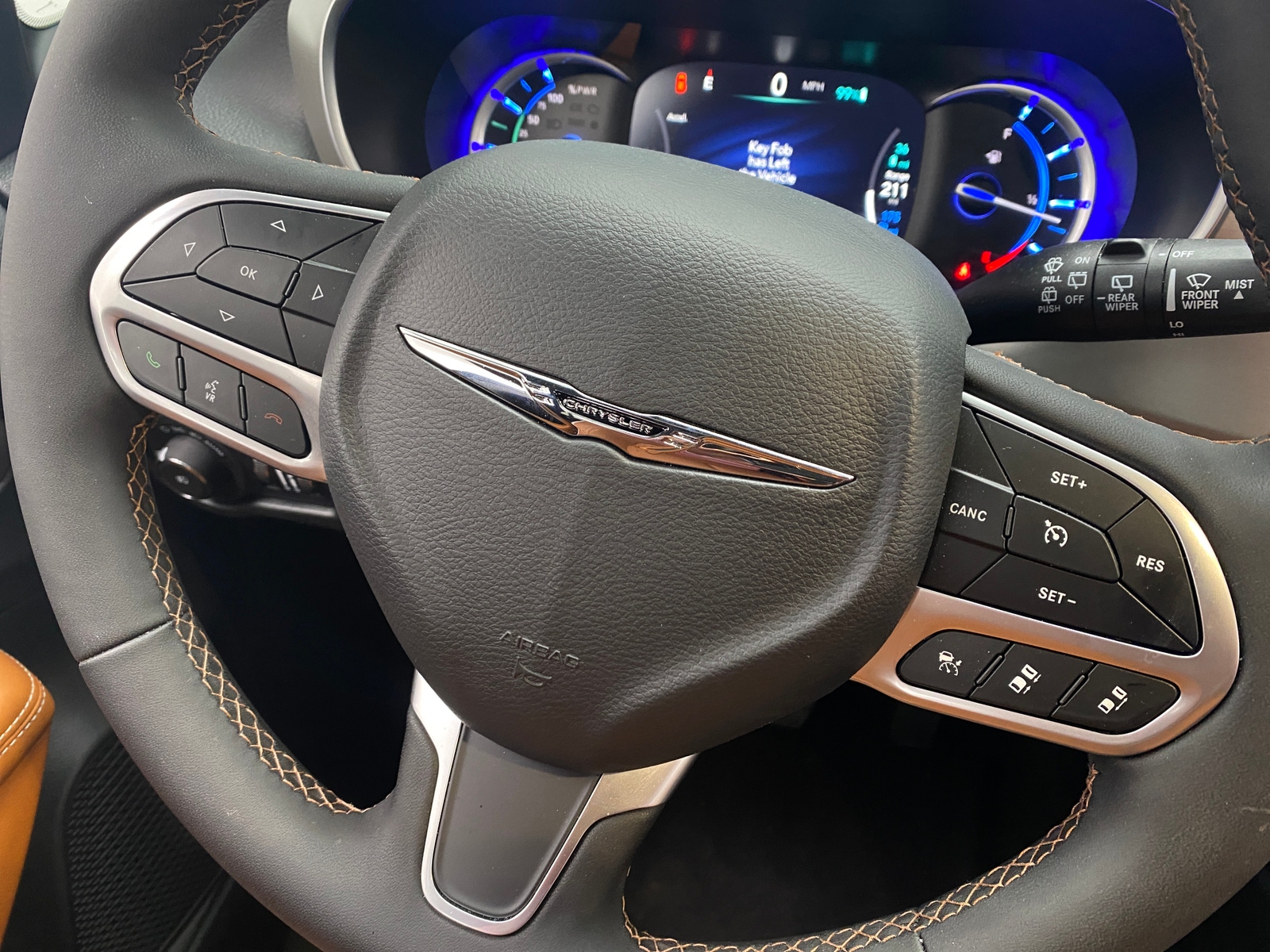 Thumbnail: 2025 Chrysler Pacifica - 4