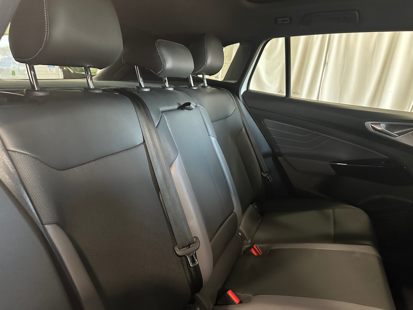 Thumbnail: 2023 Volkswagen ID.4 - 5