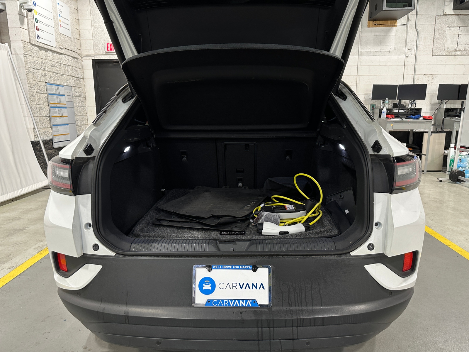 Thumbnail: 2023 Volkswagen ID.4 - 6