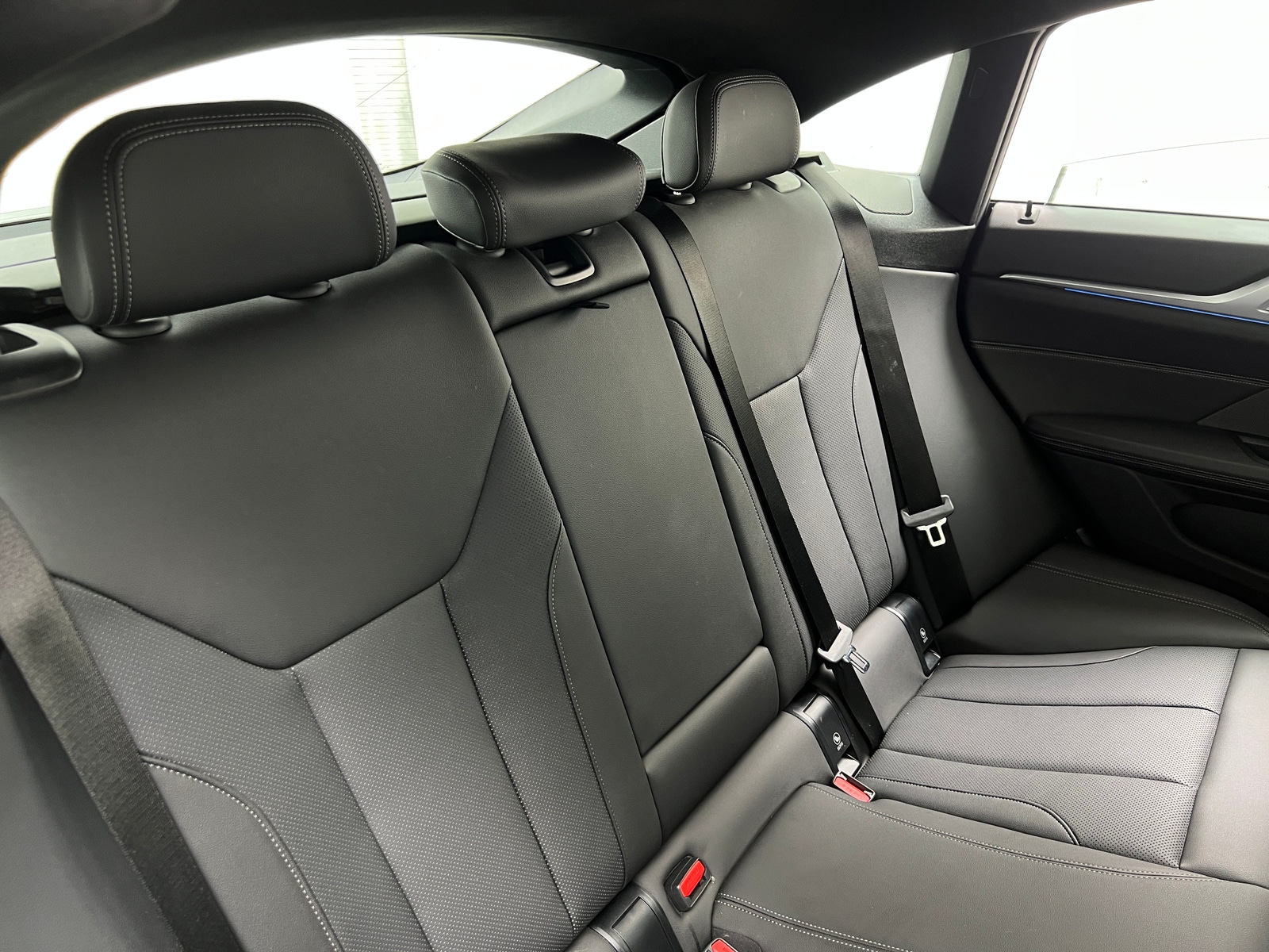 Thumbnail: 2025 BMW 4 Series - 4