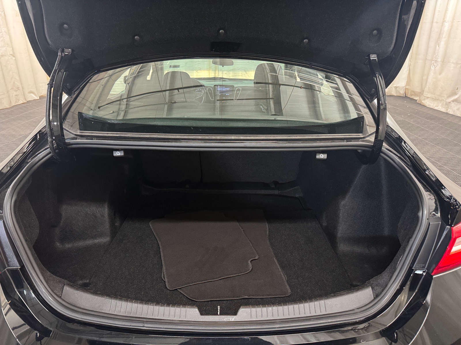 Thumbnail: 2024 Chevrolet Malibu - 7