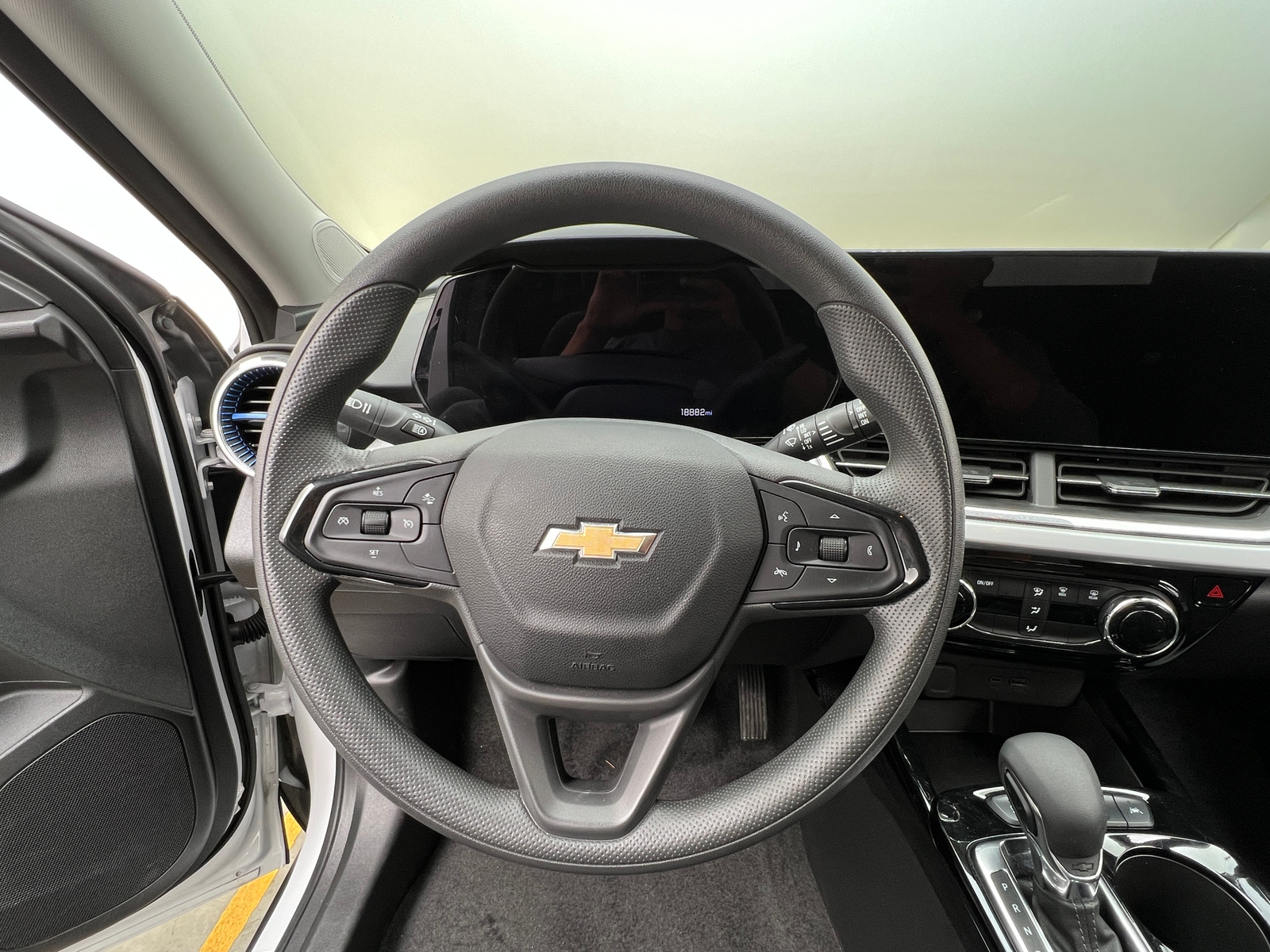 Thumbnail: 2025 Chevrolet Trax - 5