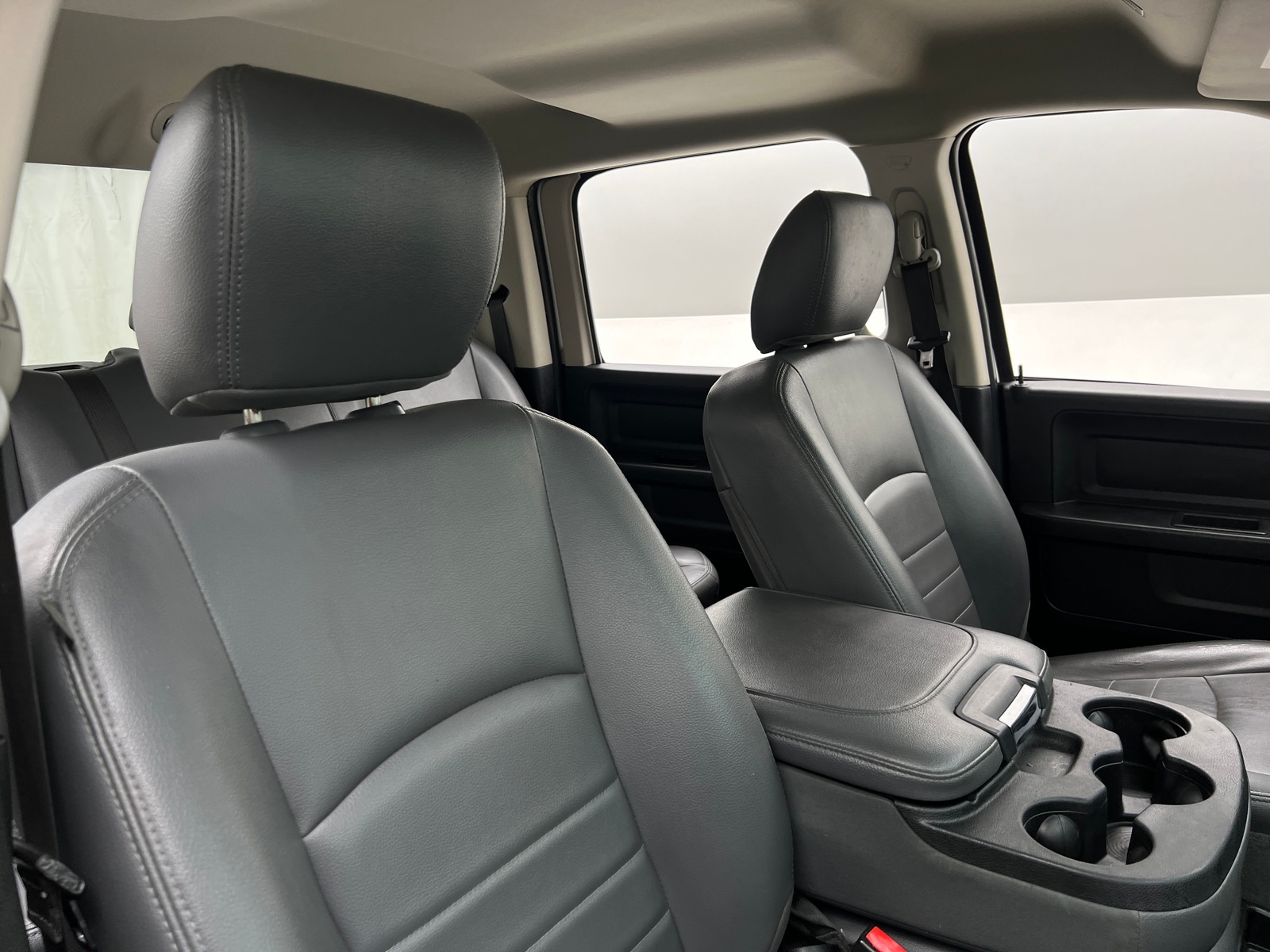 Thumbnail: 2019 RAM 1500 Classic - 2