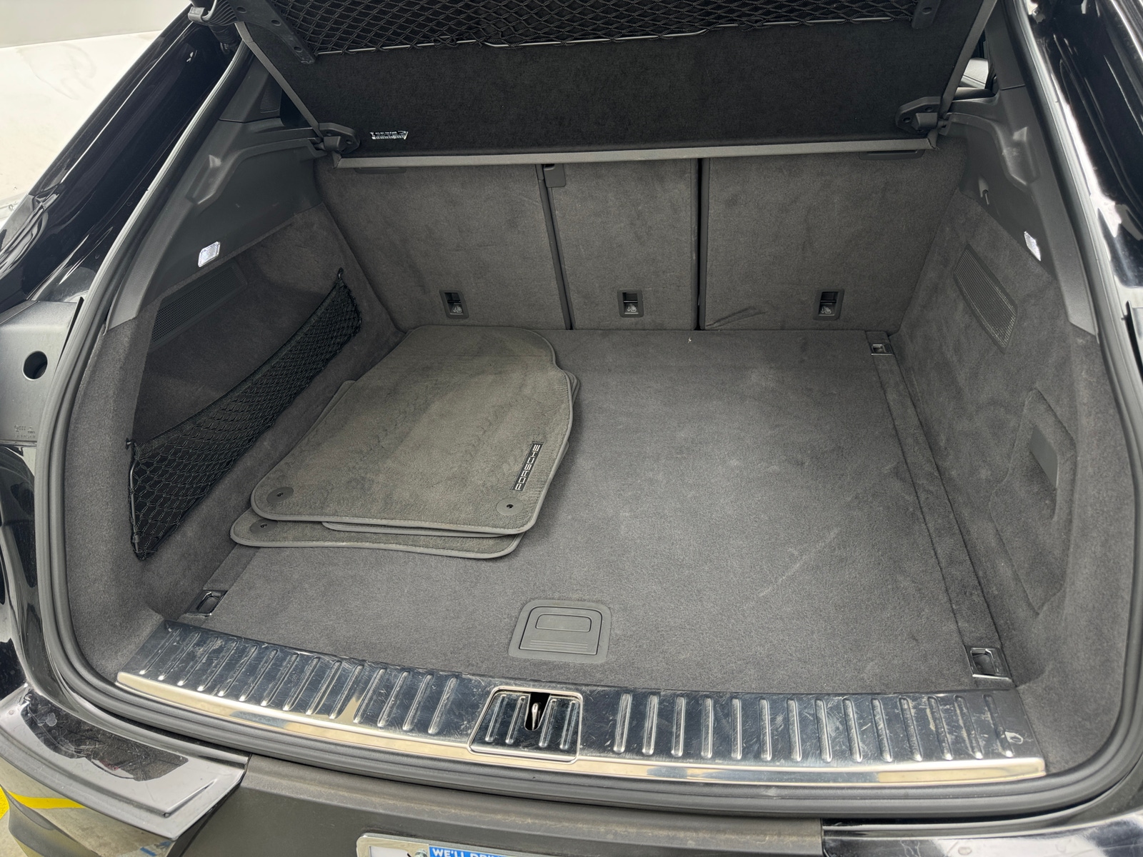 Thumbnail: 2020 Porsche  - 6