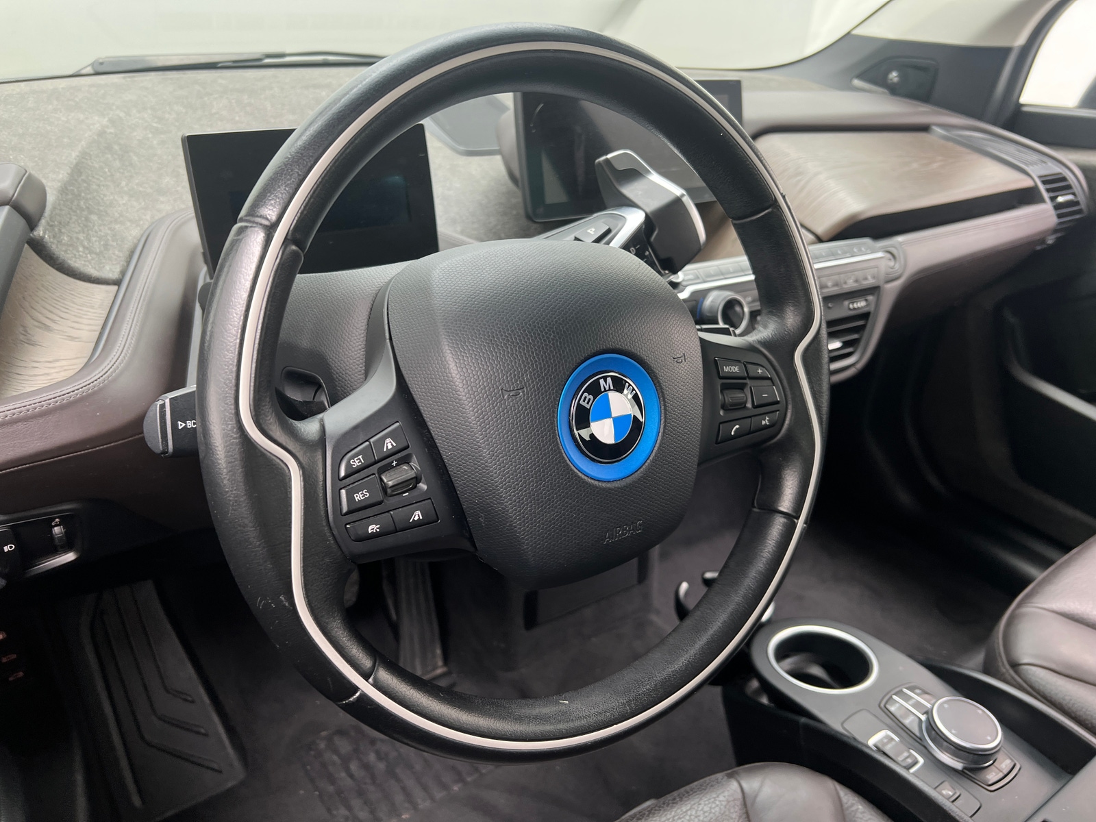 Thumbnail: 2017 BMW i3 - 4