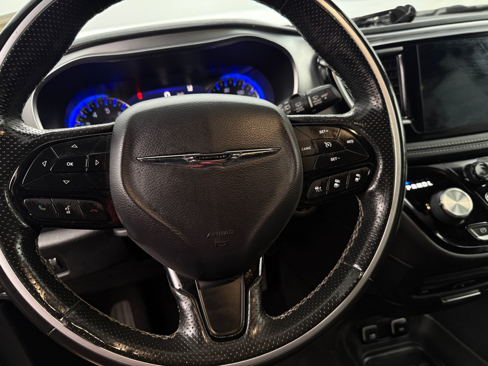 Thumbnail: 2019 Chrysler Pacifica - 4