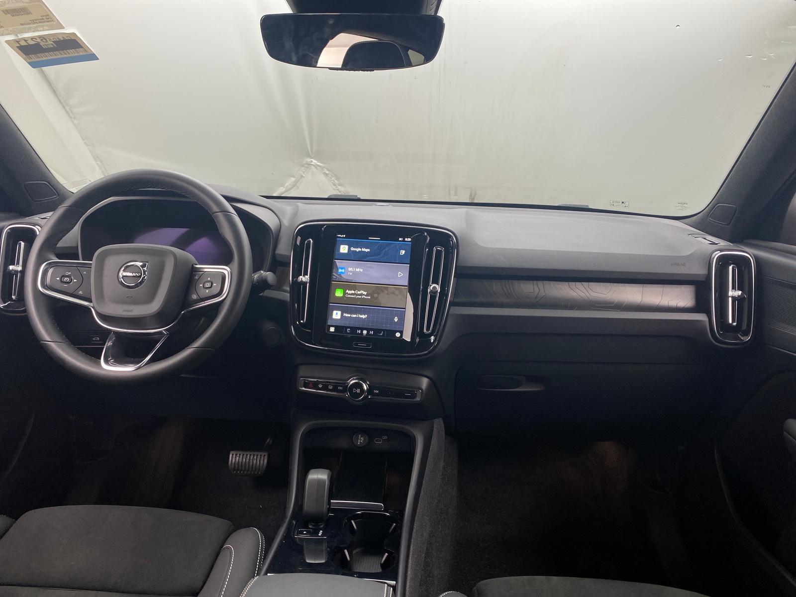 Thumbnail: 2024 Volvo C40 - 2