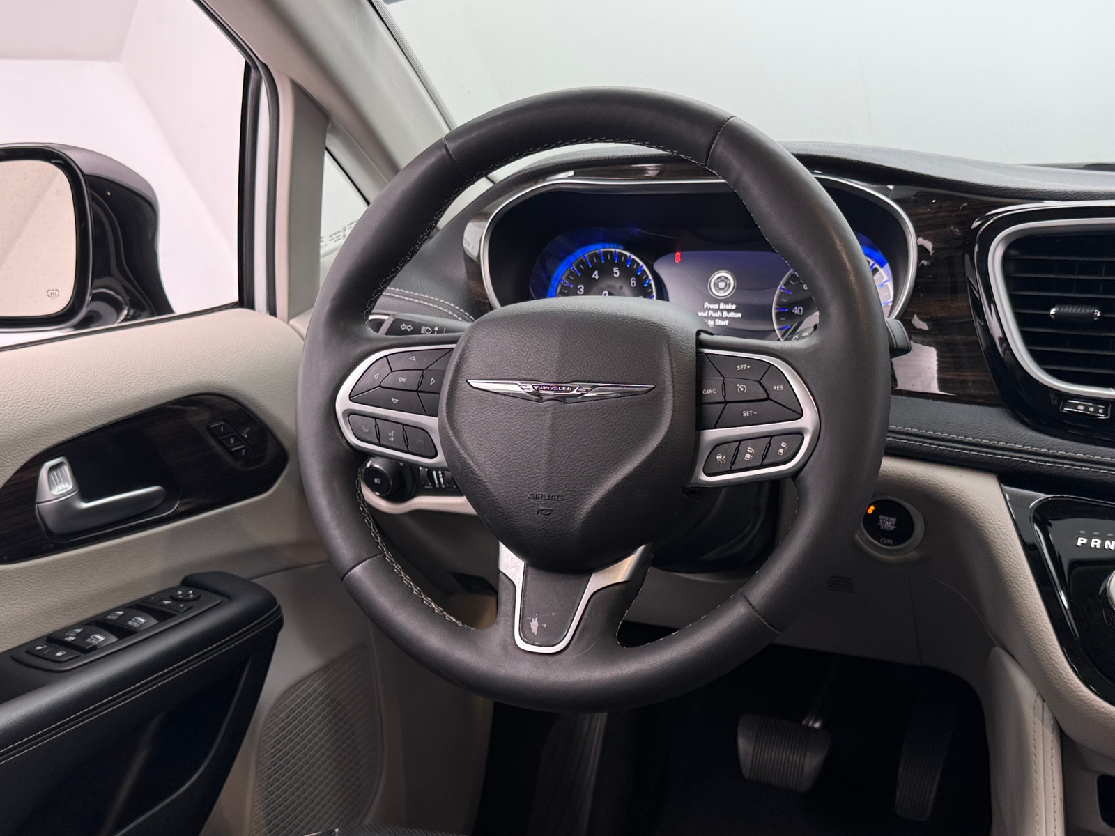 Thumbnail: 2024 Chrysler Pacifica - 4