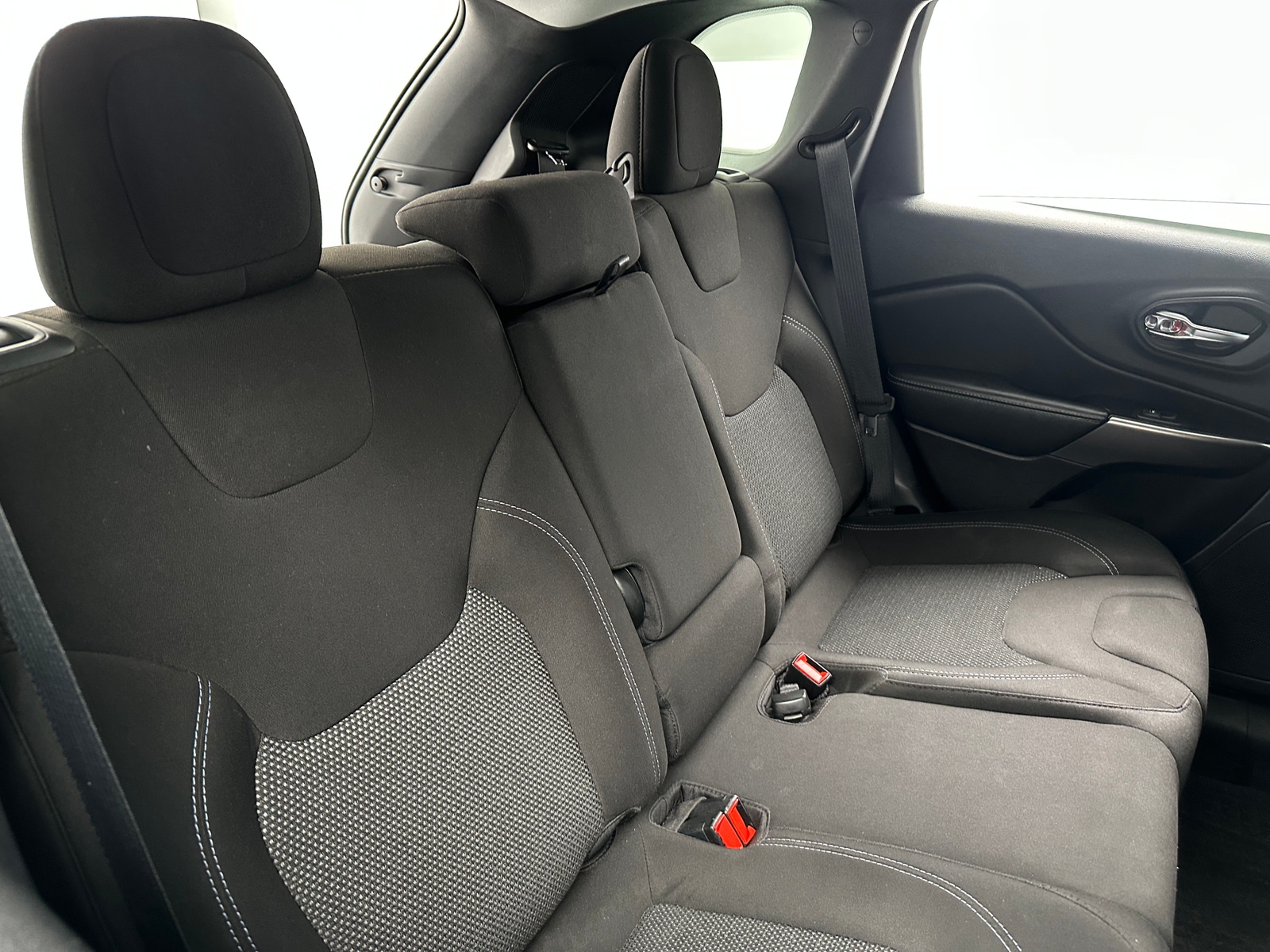 Thumbnail: 2021 Jeep Cherokee - 6