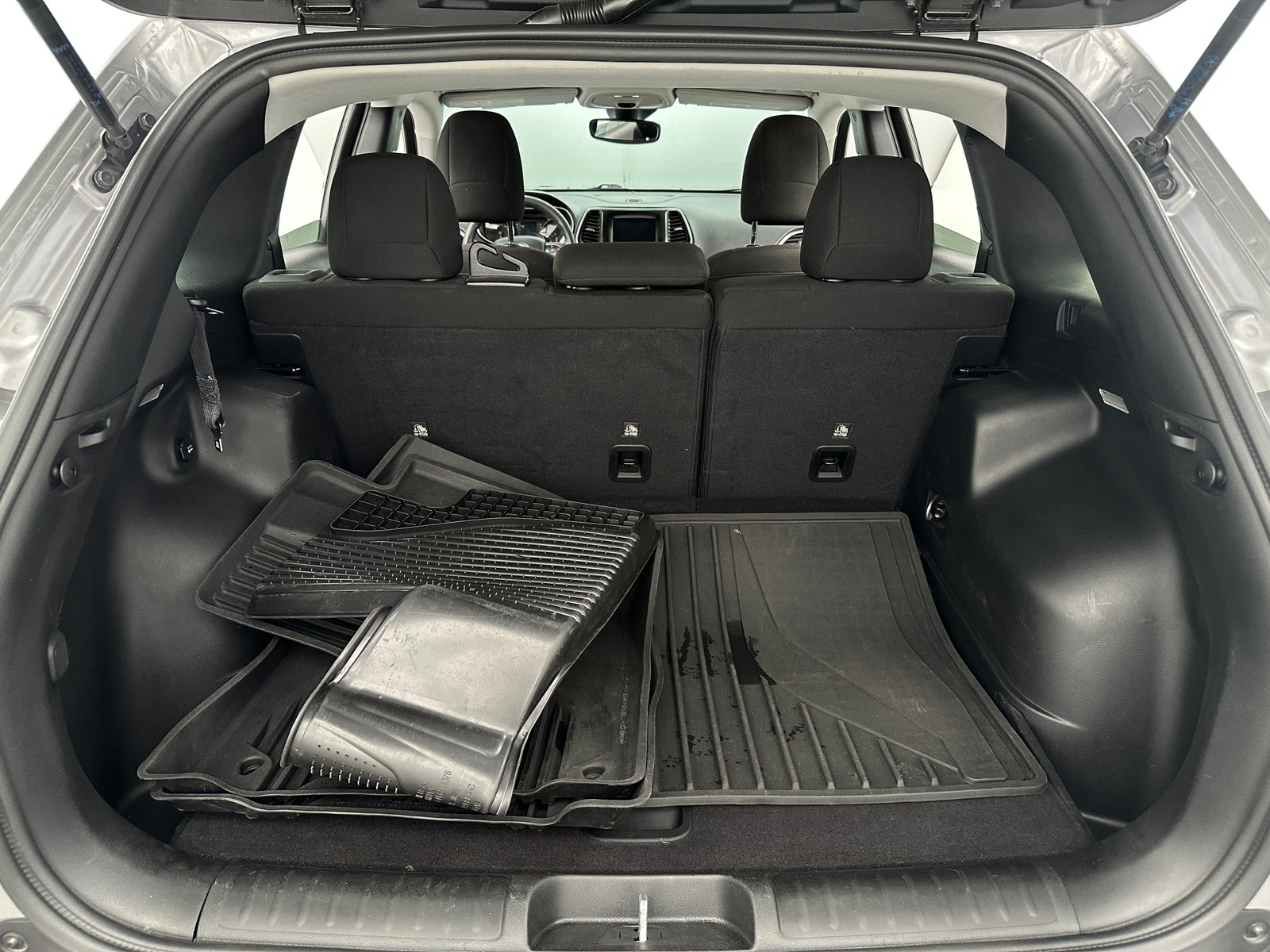 Thumbnail: 2021 Jeep Cherokee - 7