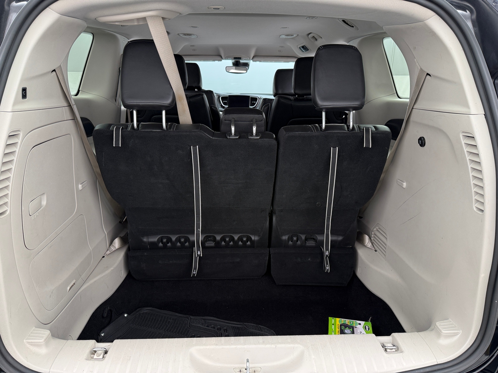 Thumbnail: 2024 Chrysler Pacifica - 6