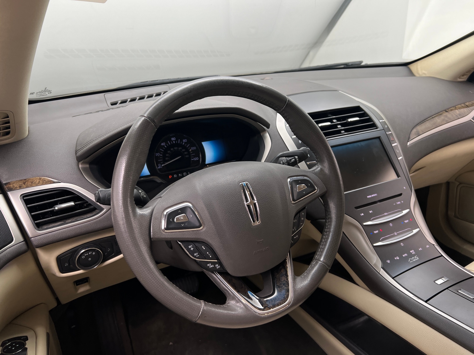 Thumbnail: 2014 Lincoln MKZ - 4