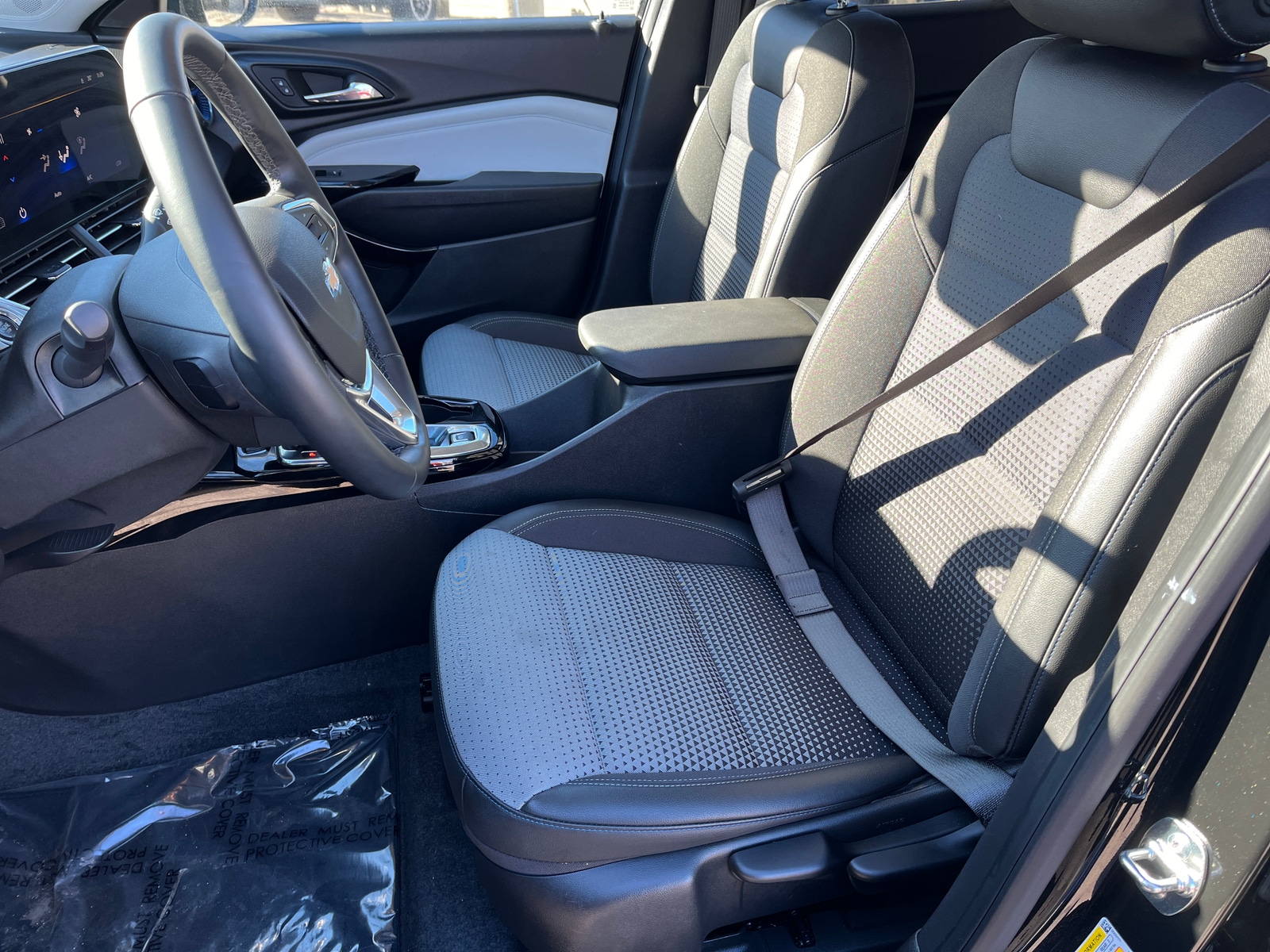 Thumbnail: 2025 Chevrolet Trax - 2