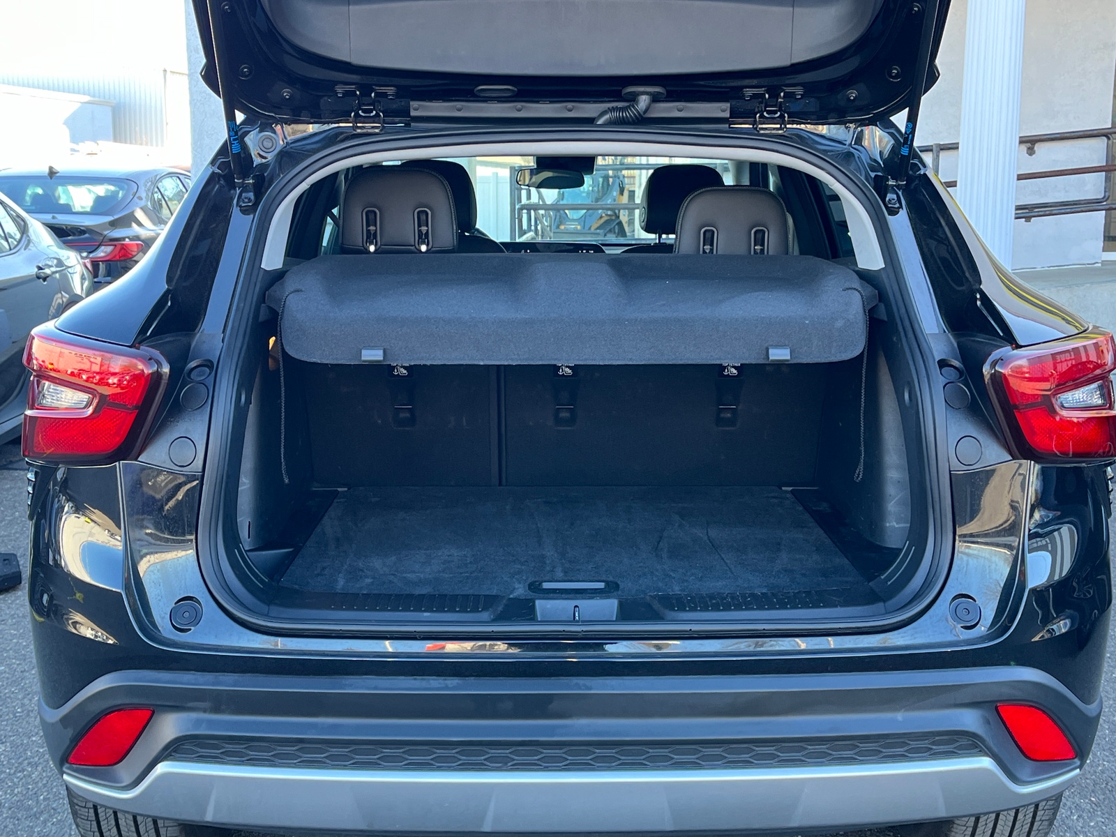 Thumbnail: 2025 Chevrolet Trax - 6