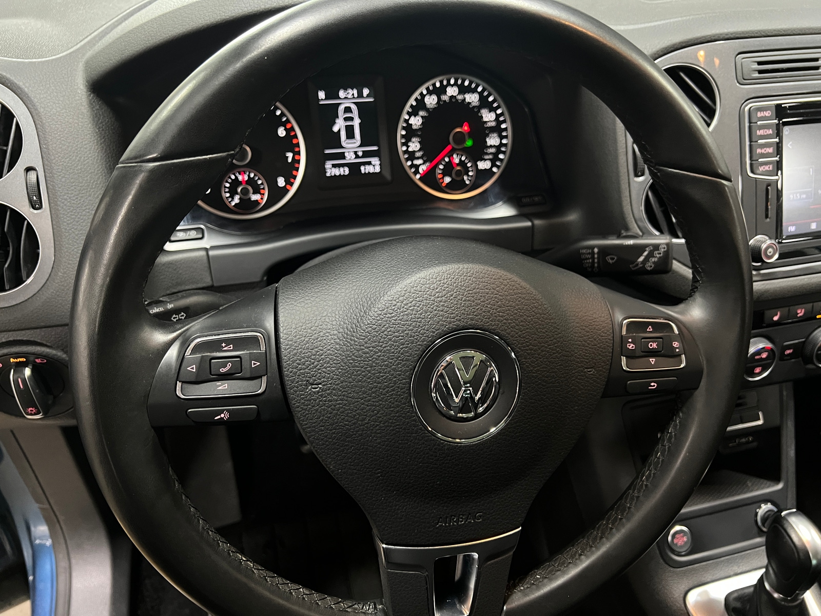 Thumbnail: 2017 Volkswagen Tiguan - 4