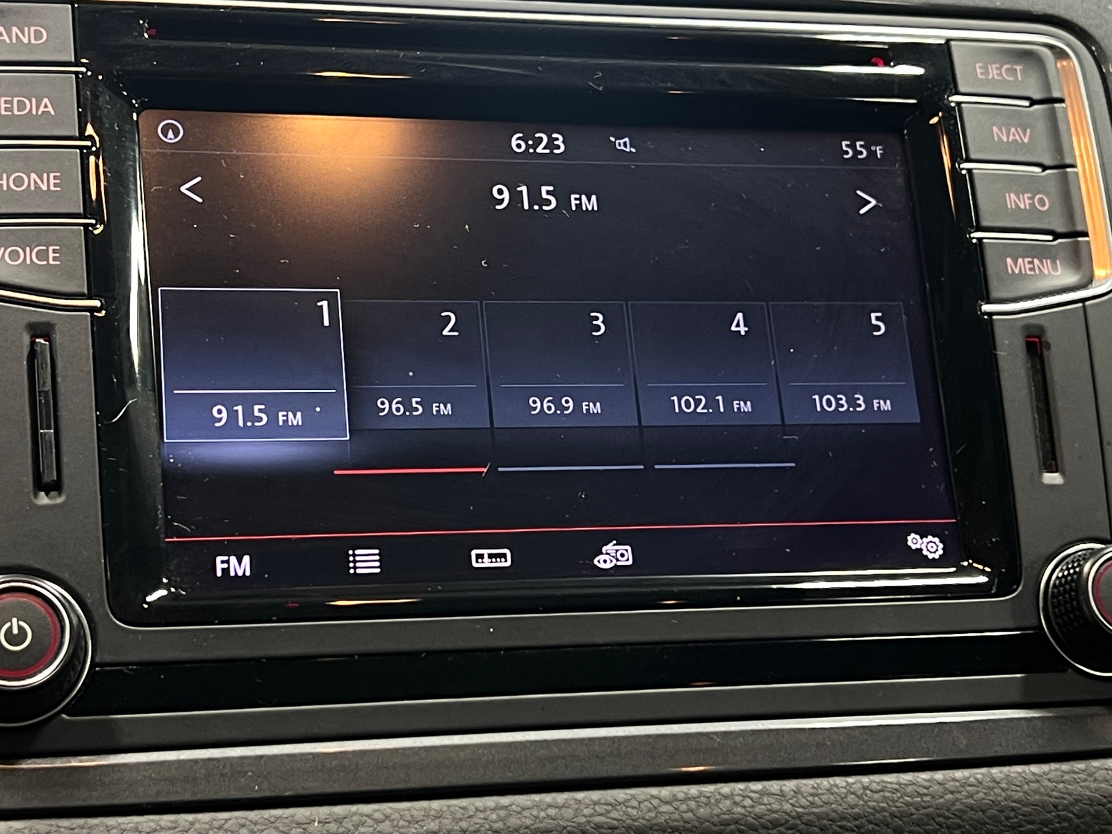 Thumbnail: 2017 Volkswagen Tiguan - 3