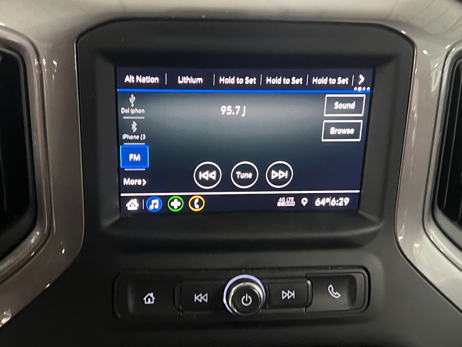 Thumbnail: 2022 Chevrolet Silverado 1500 - 4