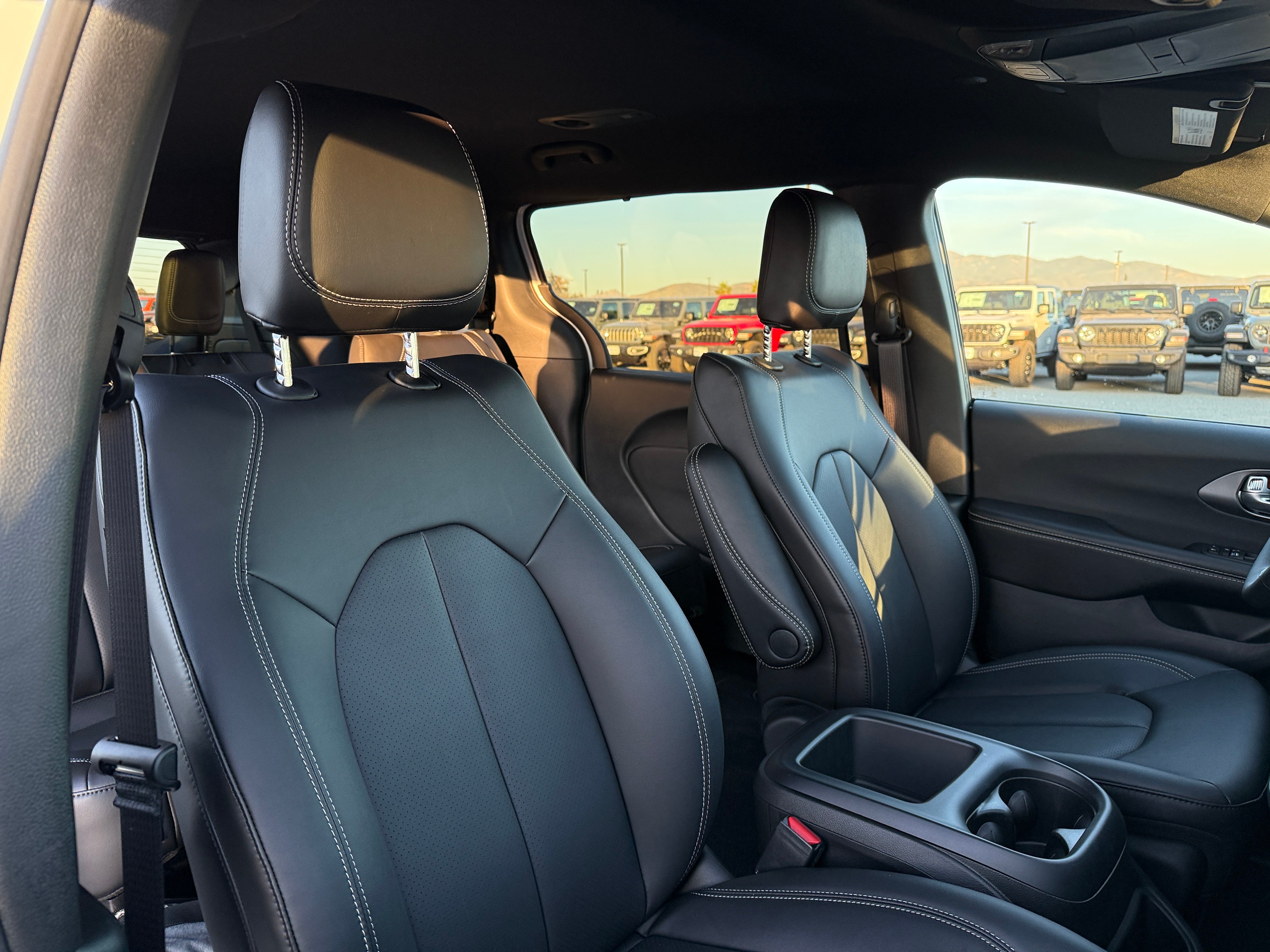 2026 Chrysler Voyager LX's photo
