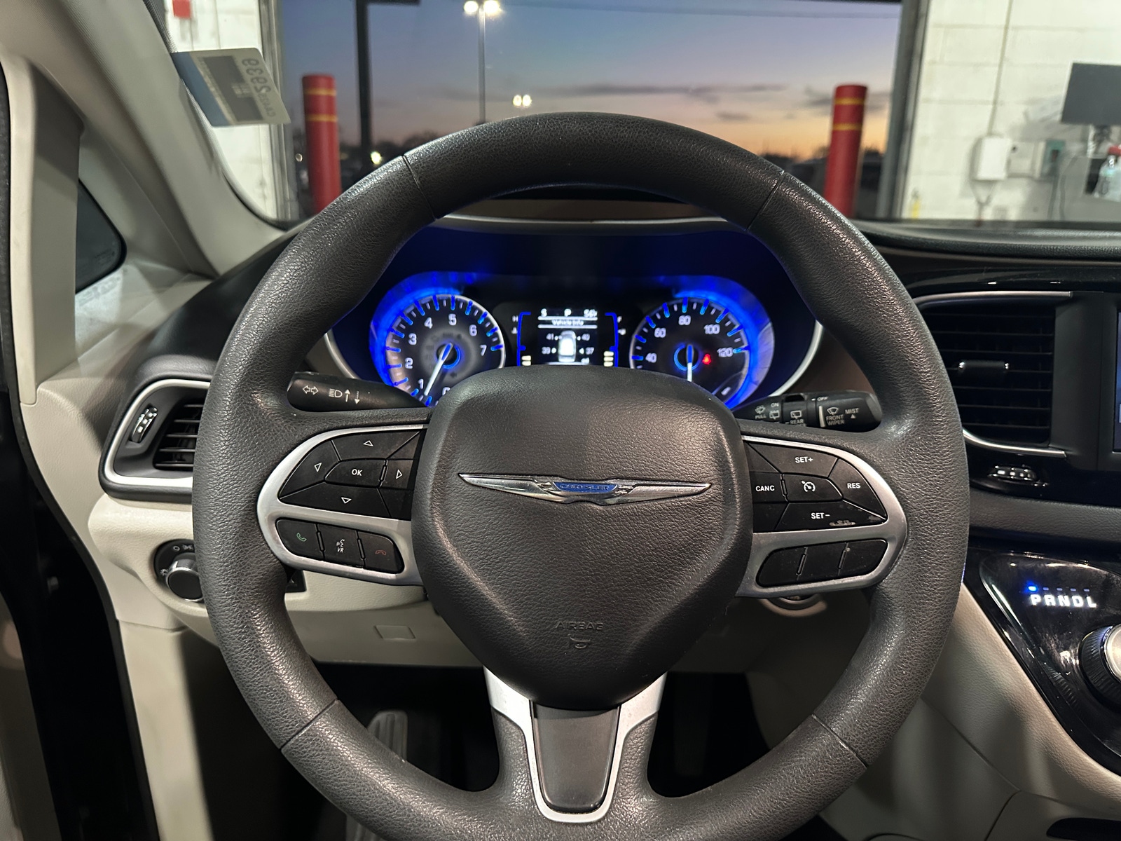 Thumbnail: 2018 Chrysler Pacifica - 5