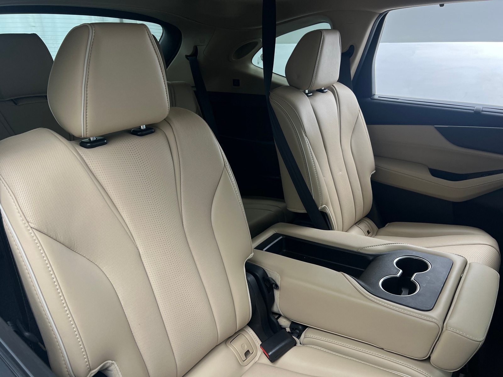 Thumbnail: 2022 Acura MDX - 5